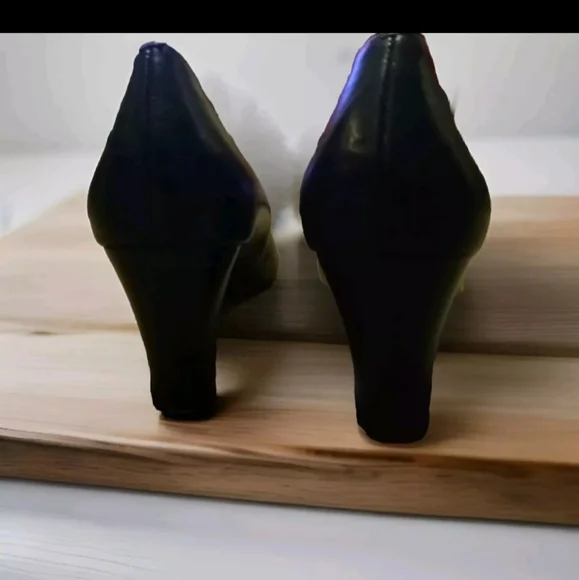 Naturalizer Natalie Black Leather heels 9.5 - Picture 3 of 4